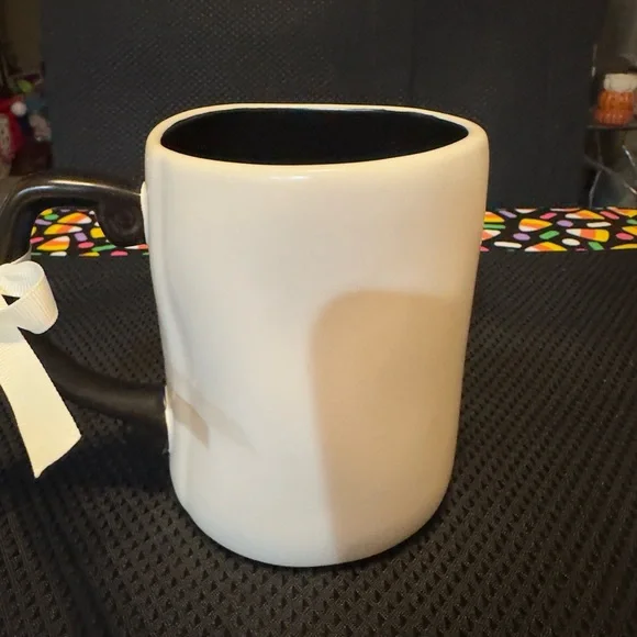 NWT RAE DUNN “HOCUS POCUS” HALLOWEEN BLACK & WHITE MUG - Picture 3 of 5